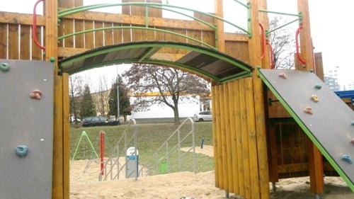 wandale niszcza place zabaw wandale niszcza place zabaw